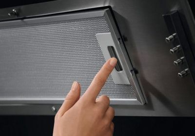 Hotte Décorative Murale Electrolux Série 600 (LFV319K) L'Électroménager Les meubles qu'on aime ! 2